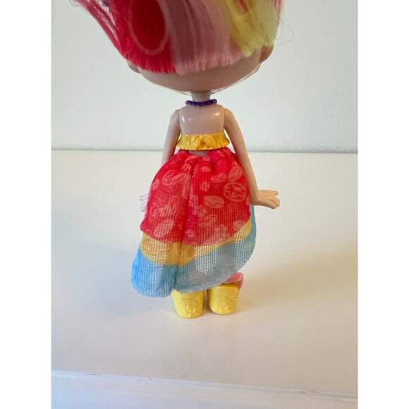 Shopkins Shoppies World Vacation Donatina Visits Brazil Girl Doll - Picture 9 of 9